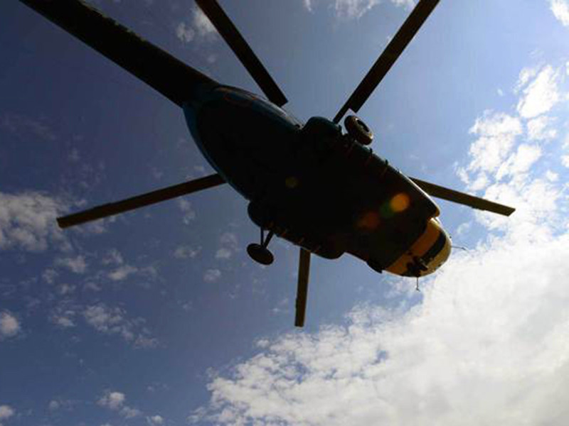 Вертолет Ми-8 с российскими альпинистами совершил жесткую посадку в горах Памира