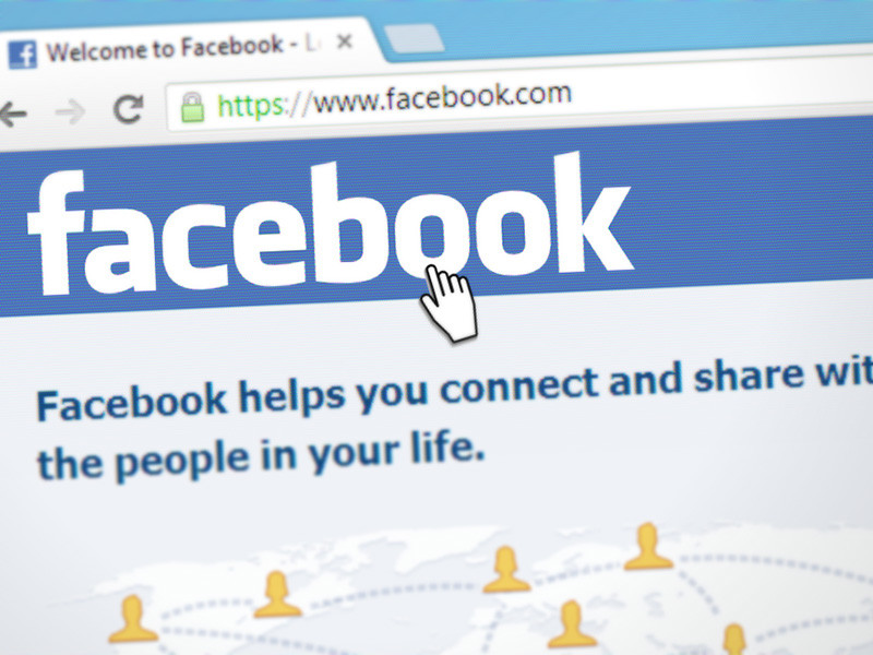 Компания Facebook обнаружила и удалила 32 страницы сообществ и аккаунтов пользователей в рамках борьбы с распространением недостоверной информации. Об этом сообщается в официальном блоге соцсети