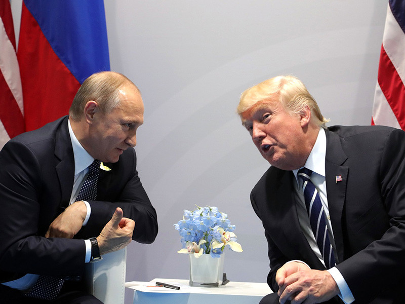 Газета "Политико" приводит новые подробности встречи Владимира Путина и Дональда Трампа в Хельсинки 16 июля