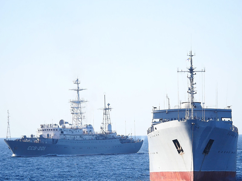 Командование Военно-морских сил Вооруженных сил Украины (ВМС ВСУ) обвинило Россию в создании опасных инцидентов в Керченском проливе во время прохождения украинских судов "Донбасс" и "Корец" 23 сентября
