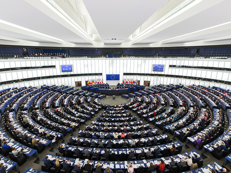 Европарламент впервые решил наказать члена ЕС за "разрушение демократии"