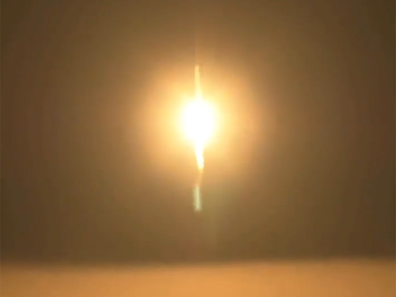 Ракета-носитель Falcon 9 стартовала в воскресенье вечером, 7 октября, с базы ВВС США Ванденберг в штате Калифорния (в 05:21 8 октября по московскому времени), благополучно доставила аргентинский спутник SAOCOM-1A на орбиту, а затем вернулась на землю