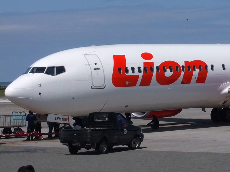 Пассажирский самолет Boeing 737 MAX 8 индонезийской авиакомпании Lion Air разбился через несколько минут после вылета из аэропорта Джакарты