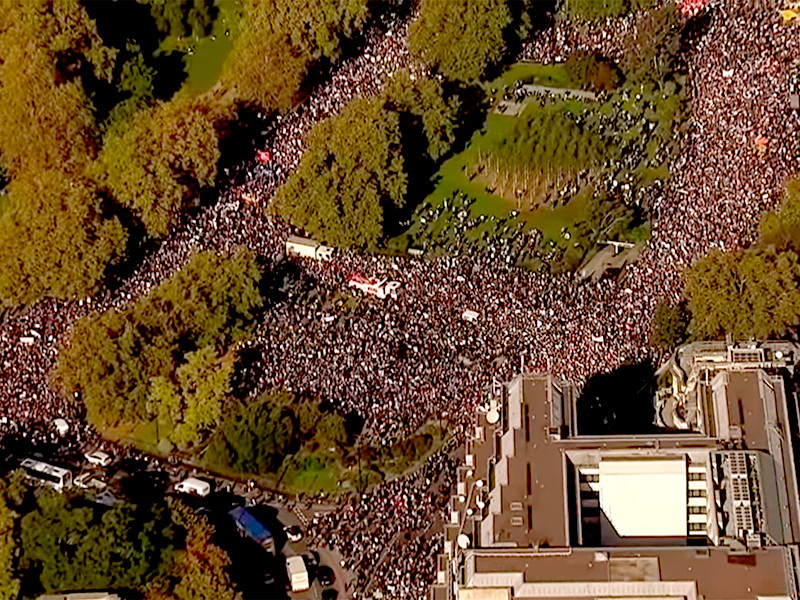 Полмиллиона человек вышли на улицы Лондона, требуя нового референдума по Brexit
