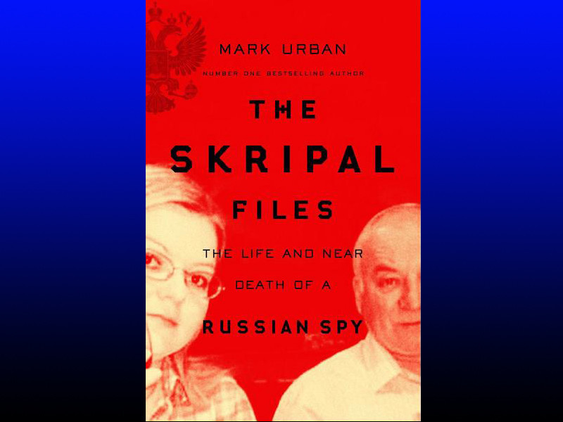 Автор книги о Скрипале утверждает, что бывший полковник ГРУ и его дочь не под арестом, но скрываются и общаются через соцсети