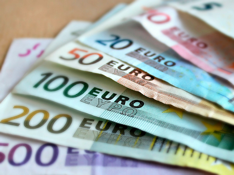 В Чехии депутата Рады задержали при попытке расплатиться фальшивыми евро