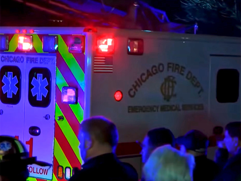 В результате стрельбы, которую мужчина устроил в одной из больниц Чикаго, погибли три человека - полицейский, врач и фармацевт. Напавший также скончался