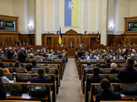 Порошенко внес в Верховную Раду законопроект о введении военного положения на Украине, но пока не получил всего, что хотел