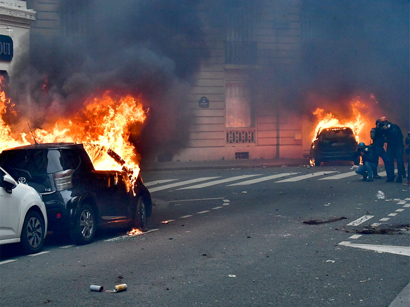 Налоговые уступки властей не помогли: во Франции проходит четвертая волна ожесточенных протестов (ФОТО, ВИДЕО)