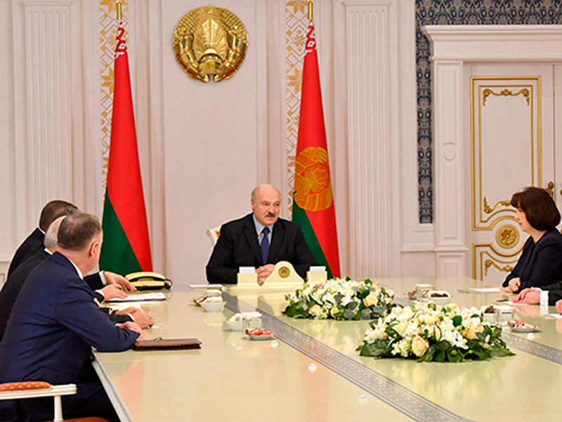 Александр Лукашенко провел встречу в преддверии 100-летия белорусской дипломатической службы