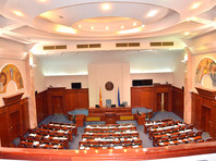 Парламент Македонии одобрил изменение названия государства

