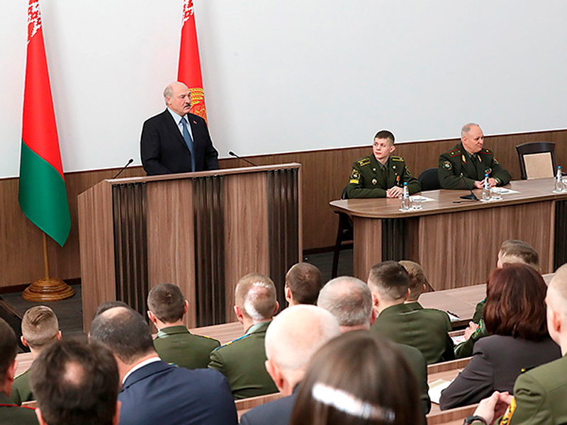 Александр Лукашенко во время встречи с курсантами, слушателями и профессорско-преподавательским составом Военной академии, 22 февраля 2019 года