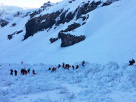 На швейцарском горном курорте Кран-Монтана завершилась спасательная операция по поиску лыжников, которых накануне накрыла лавина