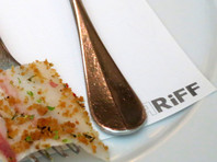 Ресторан инновационной кухни RiFF в Валенсии, включенный в Красный гид ресторанов Мишлен, закрыт после того, как там отравились 28 посетителей