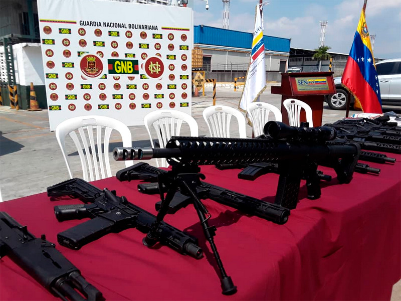 Власти Венесуэлы изъяли партию оружия, поступившую из США "для террористов"