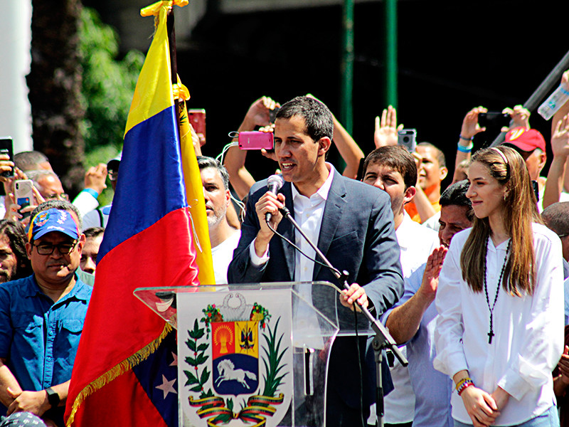 Хуан Гуайдо призвал мировое сообщество рассматривать "все варианты" решения кризиса в Венесуэле

