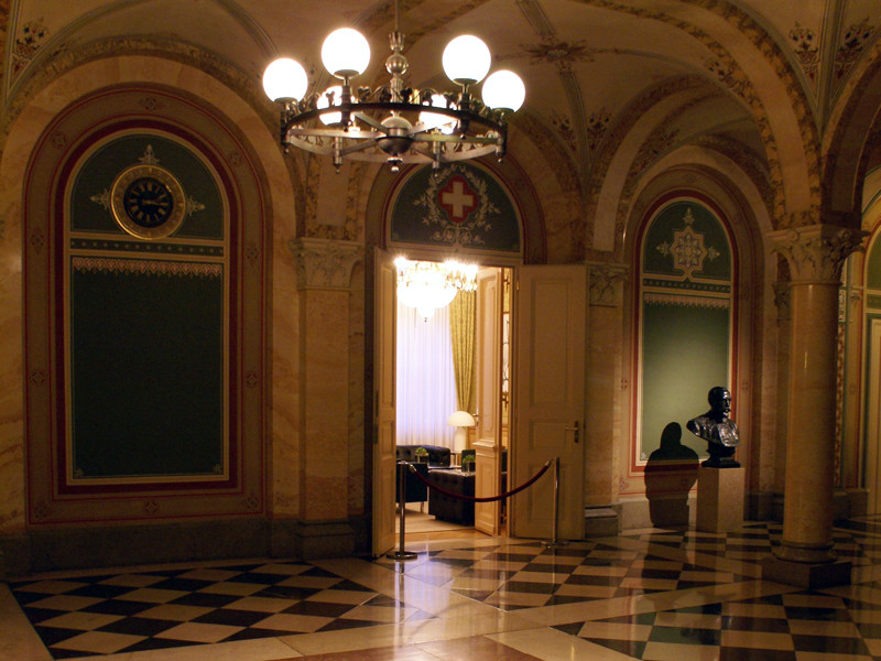 Внутренняя часть Западного крыла Федерального дворца в Берне, где проходят заседания Федерального совета