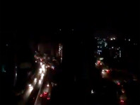 В четверг вечером столица Каракас и 20 штатов Венесуэлы из 23 остались без энергоснабжения. Электричество отсутствует уже около 19 часов