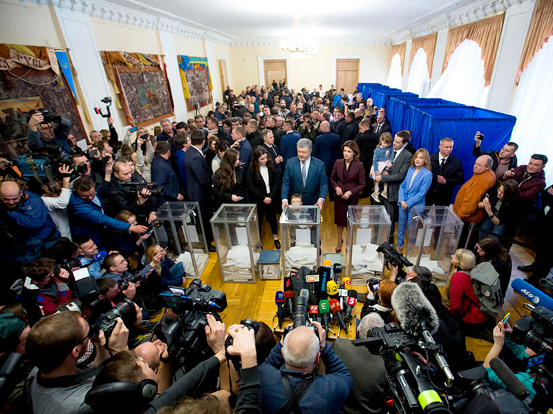 К середине дня на выборах президента Украины проголосовало почти 17% избирателей

