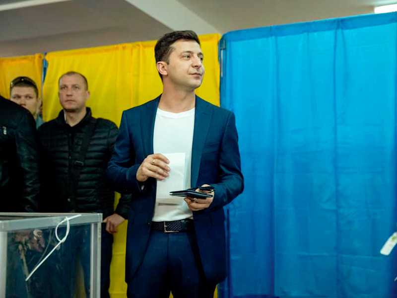 Экзит-полл: на выборах президента Украины побеждает Зеленский
