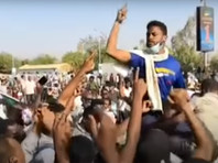 Армия Судана на экстренном заседании приняла решение снять со всех постов президента страны Омара аль-Башира, его помощников и отправить в отставку правительство