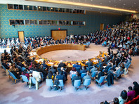 13 членов СБ ООН проголосовали за резолюцию, а Россия и Китай при голосовании воздержались из-за несогласия с рядом положений документа