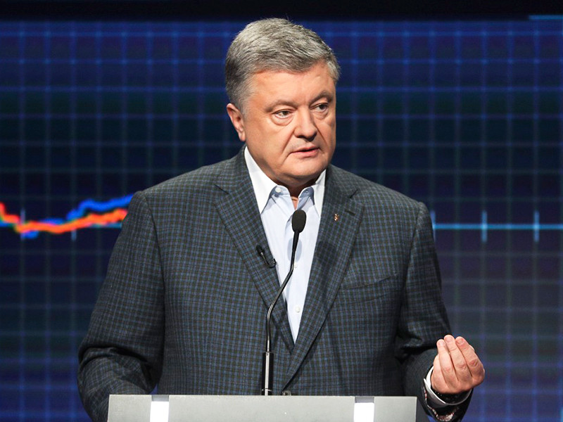 Порошенко "исключительно ради граждан Украины" согласился на дебаты с Зеленским 19 апреля, как тот и настаивал