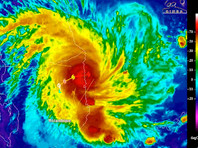 Тропический циклон "Кеннет" с порывами ветра до 285 км/ч обрушился на Мозамбик