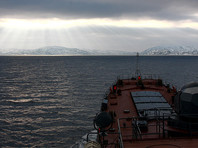 Тревогу в США вызывает и политика России в Арктике. Соединенные Штаты считают Северный морской путь международными водами, отвергая российские притязания на этот транспортный коридор