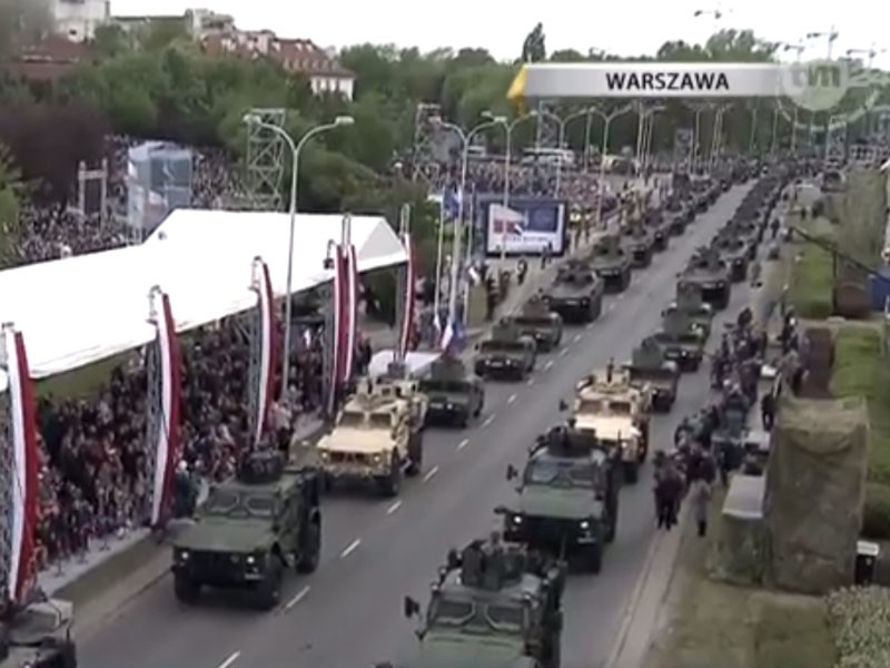 В Варшаве провели большой военный парад в честь 20-летия вступления Польши в НАТО
