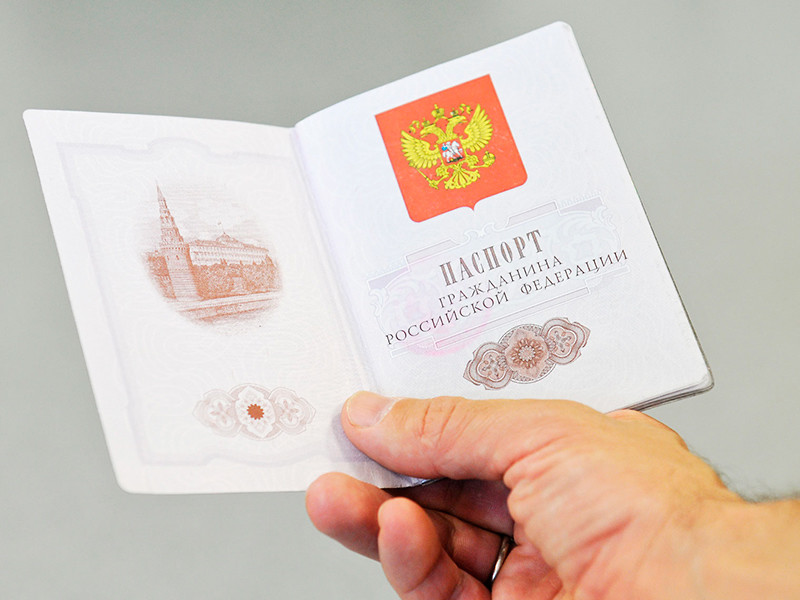 Украина не будет признавать российские паспорта жителей Донбасса и подумывает лишить их пенсии