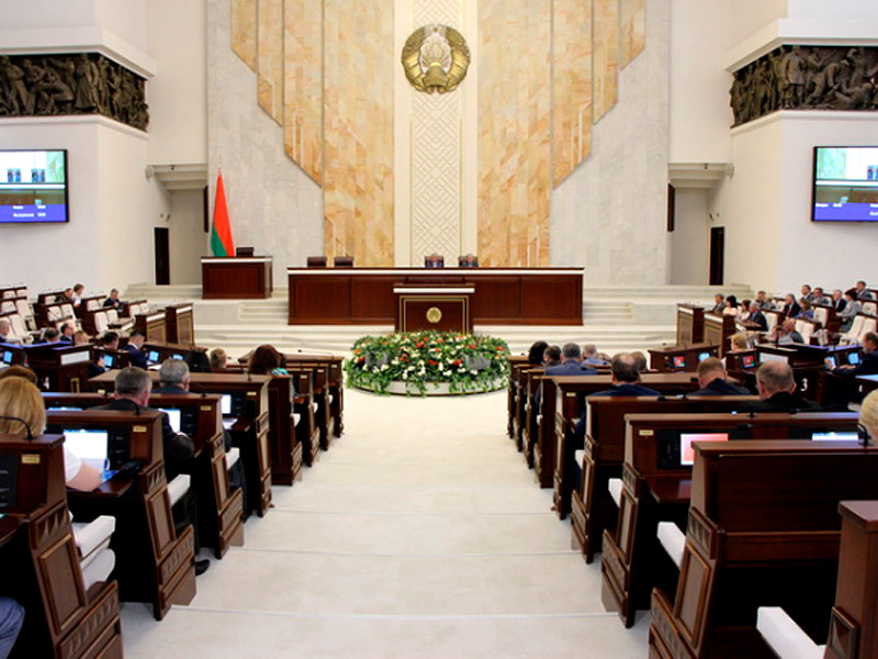 Палата представителей Национального собрания Белоруссии в четверг во втором чтении приняла поправки в Уголовный кодекс, которыми смягчается наказание за отдельные преступления в сфере оборота наркотиков