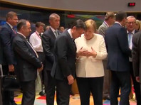 Это решение последовало после отчета канцлера ФРГ Ангелы Меркель и президента Франции Эмманюэля Макрона о ходе реализации Минских соглашений и переговорах в рамках Нормандского формата
