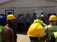 Рабочие на нефтегазовом месторождении в Казахстане избили иностранных коллег из-за ФОТО с девушкой, "облизывающей" антенну рации (ВИДЕО)