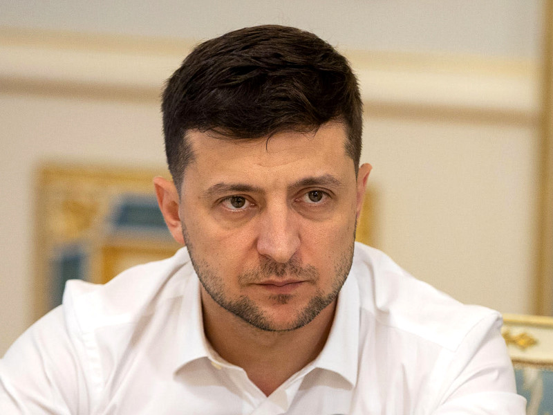 Президент Украины Владимир Зеленский считает, что все действующие губернаторы в стране должны быть заменены