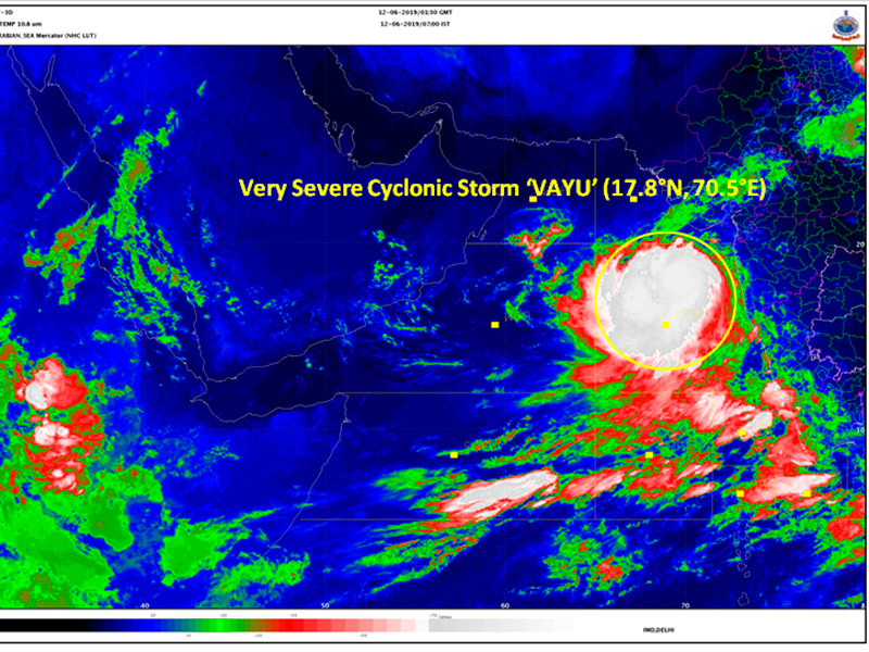 На Индию надвигается тропический циклон "Ваю": эвакуируют 300 тысяч жителей
