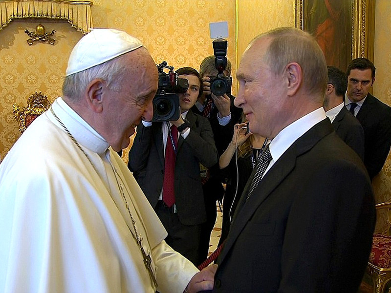 Президент России Владимир Путин прибыл в Ватикан на встречу с Папой Римским Франциском