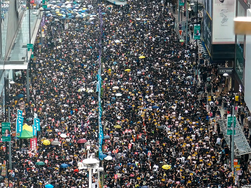 В Гонконге началась новая антиправительственная акция протеста в центре города
