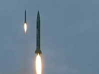 По данным источника агентства в Министерстве национальной обороны Кореи, предположительно новая ракета пролетела около 690 км, а другая - 430 км. Обе упали в Японское море. В южнокорейском оборонном ведомстве пытаются установить, идет ли речь о ракетах одного типа