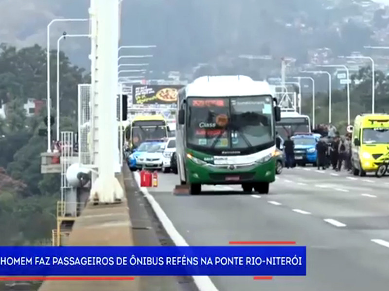 В Рио-де-Жанейро снайпер застрелил мужчину, захватившего в заложники пассажиров автобуса