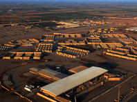 В нескольких километрах от базы "Аль-Бакр" расположена тренировочная база американской армии и коалиционных сил