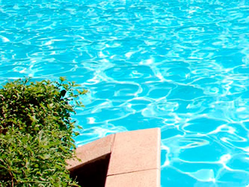 В Турции умерла 12-летняя петербурженка, которую засосало в трубу в бассейне