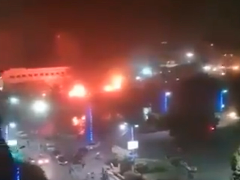 В центре Каира рядом с Институтом рака произошел мощный взрыв, в результате которого погибли 19 человек, еще 30 ранены