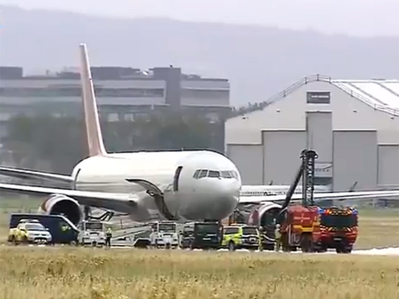 Сотрудников Пентагона эвакуировали из самолета в ирландском аэропорту из-за пожара