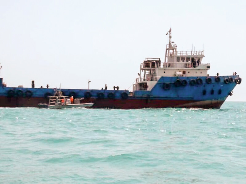 Иранский Корпус Стражей Исламской революции (КСИР) задержал в Персидском заливе танкер, который, по их данным, контрабандой перевозил нефть в одну из арабских стран

