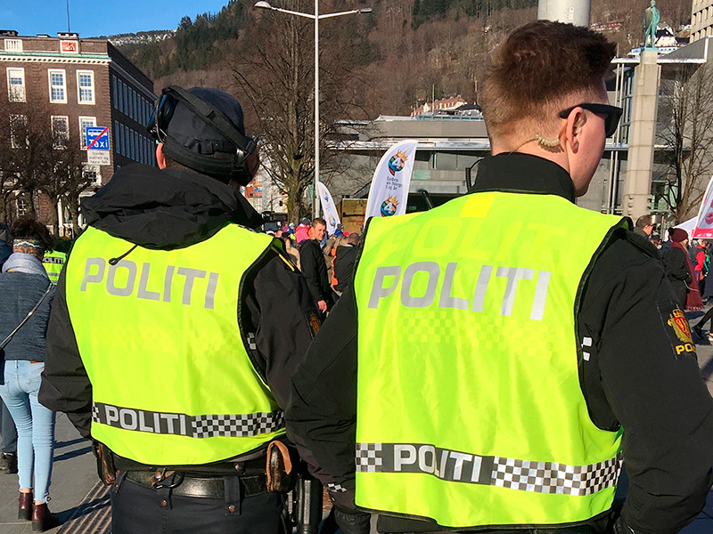 Норвежская полиция считает, что стрельба, устроенная в субботу в мечети в пригороде Осло Беруме, могла быть террористическим актом
