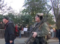 Митинг за право ношения оружия прошел в Ричмонде 20 января. Многие демонстранты принесли с собой оружие и были одеты в боевую экипировку