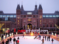 В Амстердаме ввели новый налог для туристов, бронирование через Airbnb обойдется дороже