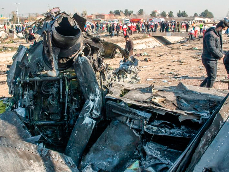 Военные и власти Ирана признали ответственность за крушение самолета "Международных авиалиний Украины" под Тегераном, в результате которого погибли все 176 человек, находившихся на борту


