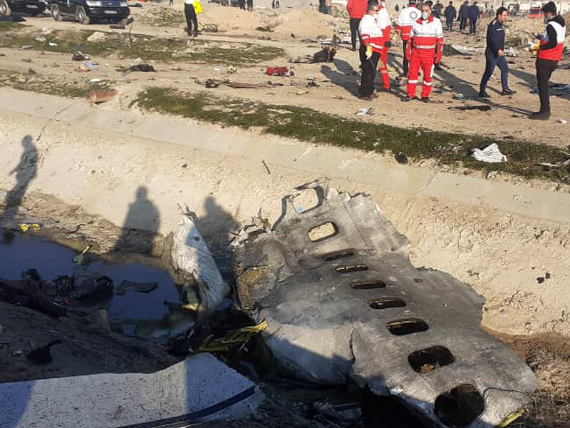 Пассажирский самолет со 168 пассажирами и 9 членами экипажа на борту упал в тегеранском аэропорту имени имама Хомейни в среду, 8 января